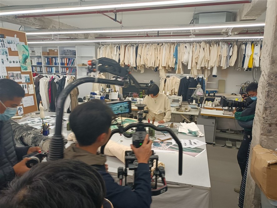 Indoor production setup for filming in Xiamen